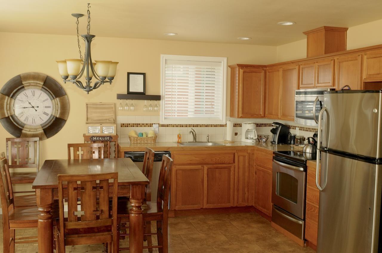 Collins Inn & Seaside Cottages (Adults Only) Ocean Shores Extérieur photo