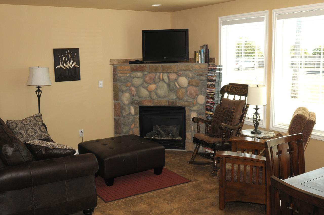 Collins Inn & Seaside Cottages (Adults Only) Ocean Shores Extérieur photo