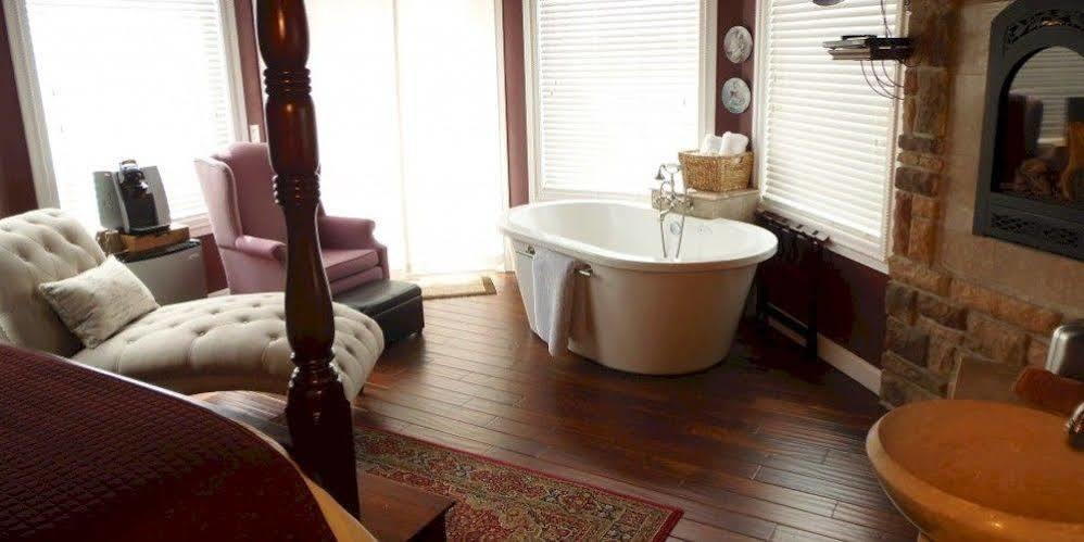 Collins Inn & Seaside Cottages (Adults Only) Ocean Shores Extérieur photo