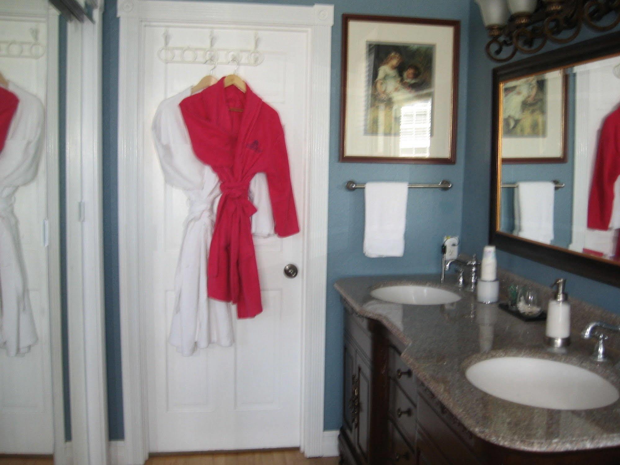 Collins Inn & Seaside Cottages (Adults Only) Ocean Shores Extérieur photo