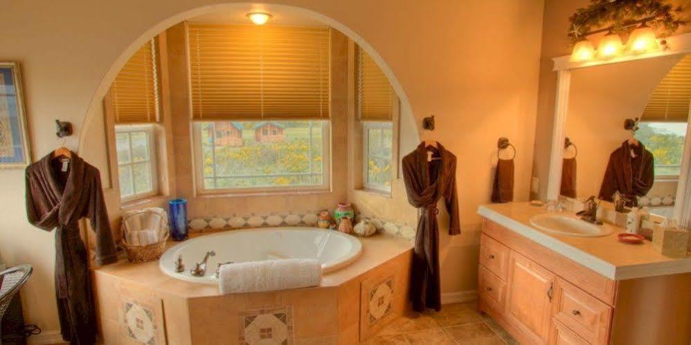 Collins Inn & Seaside Cottages (Adults Only) Ocean Shores Extérieur photo