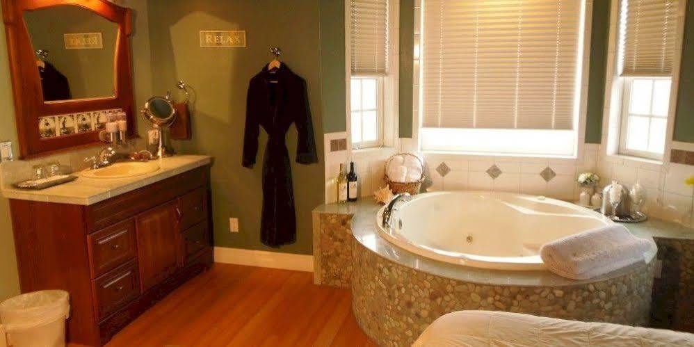 Collins Inn & Seaside Cottages (Adults Only) Ocean Shores Extérieur photo