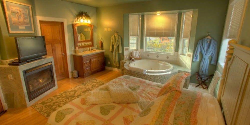 Collins Inn & Seaside Cottages (Adults Only) Ocean Shores Extérieur photo